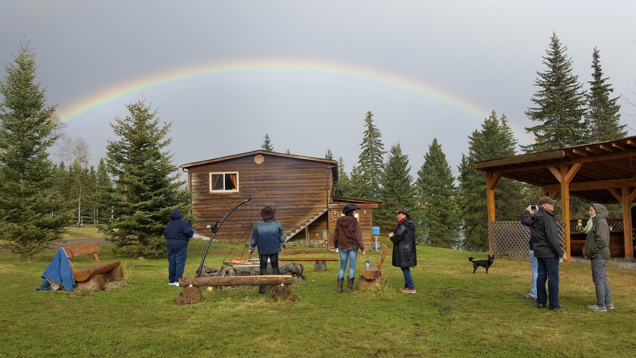 Wettstone Guest Ranch Bed & Breakfast Bridge Lake Exterior foto