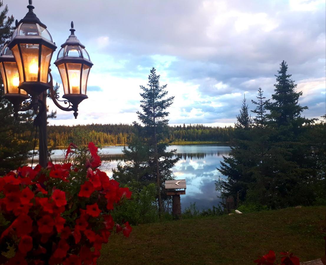 Wettstone Guest Ranch Bed & Breakfast Bridge Lake Exterior foto
